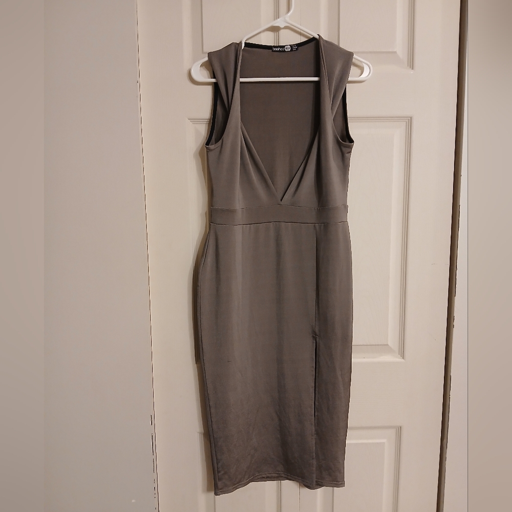Boohoo Silver/Grey Elegant Plunge V Neck Dress Size 8